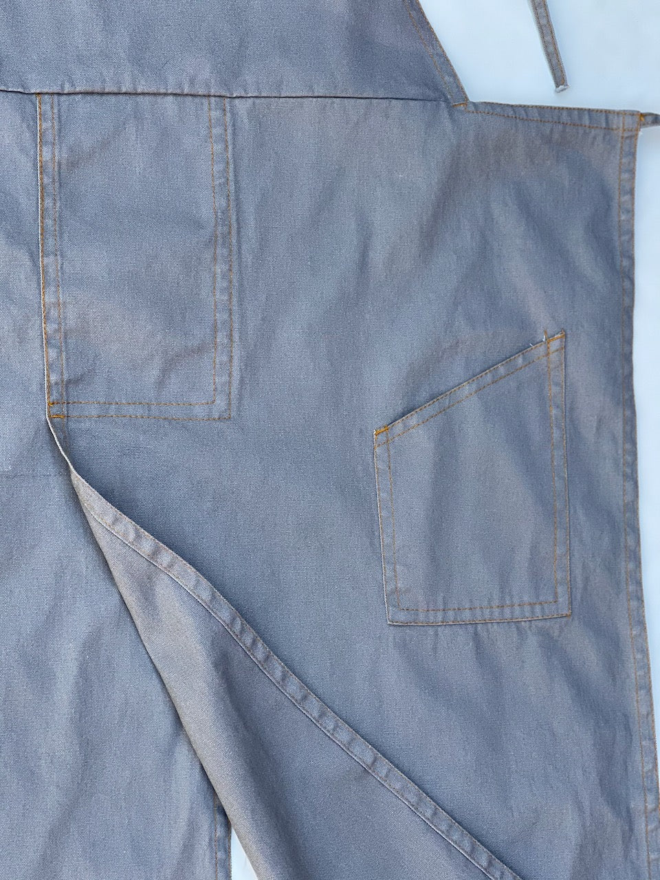 Overlap and slanted pocket